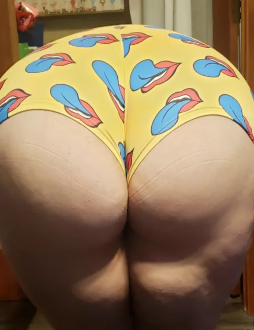 Discovered I had a huge facesitting kink! by abigailgray256