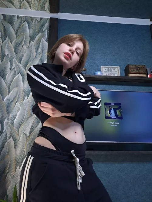 Do I like tracksuits? by Appropriate-Big1379