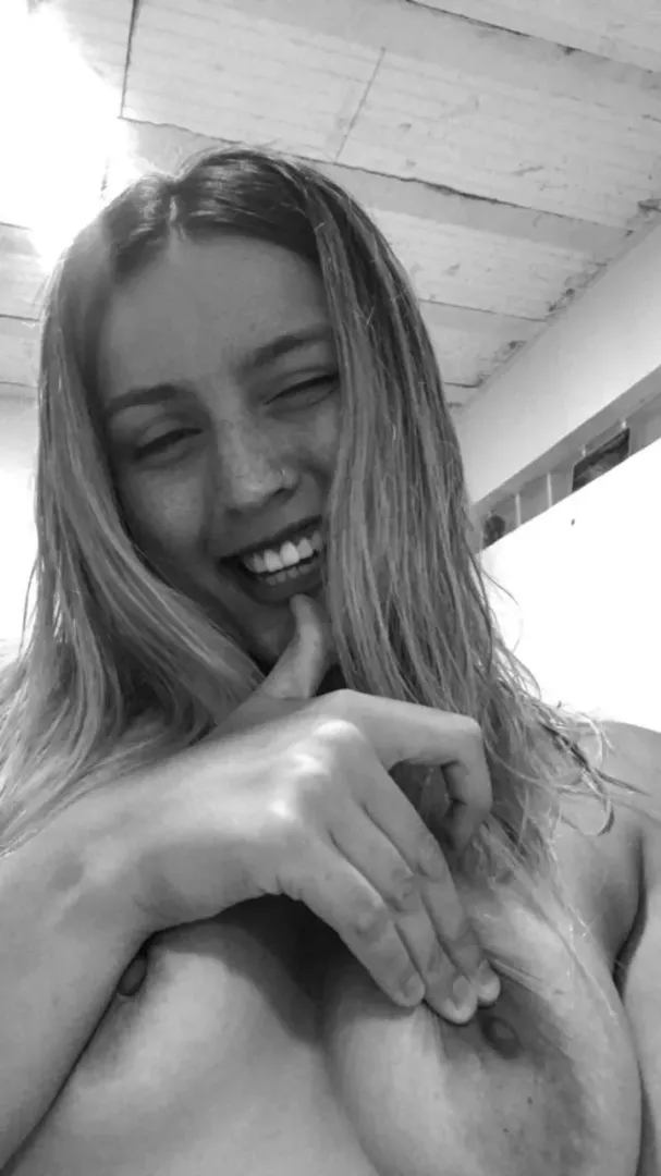 happy and single young lady , waiting for you . posted by securelyslalom
