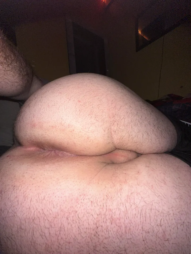 How’s my ass? (22) posted by Reynolds763