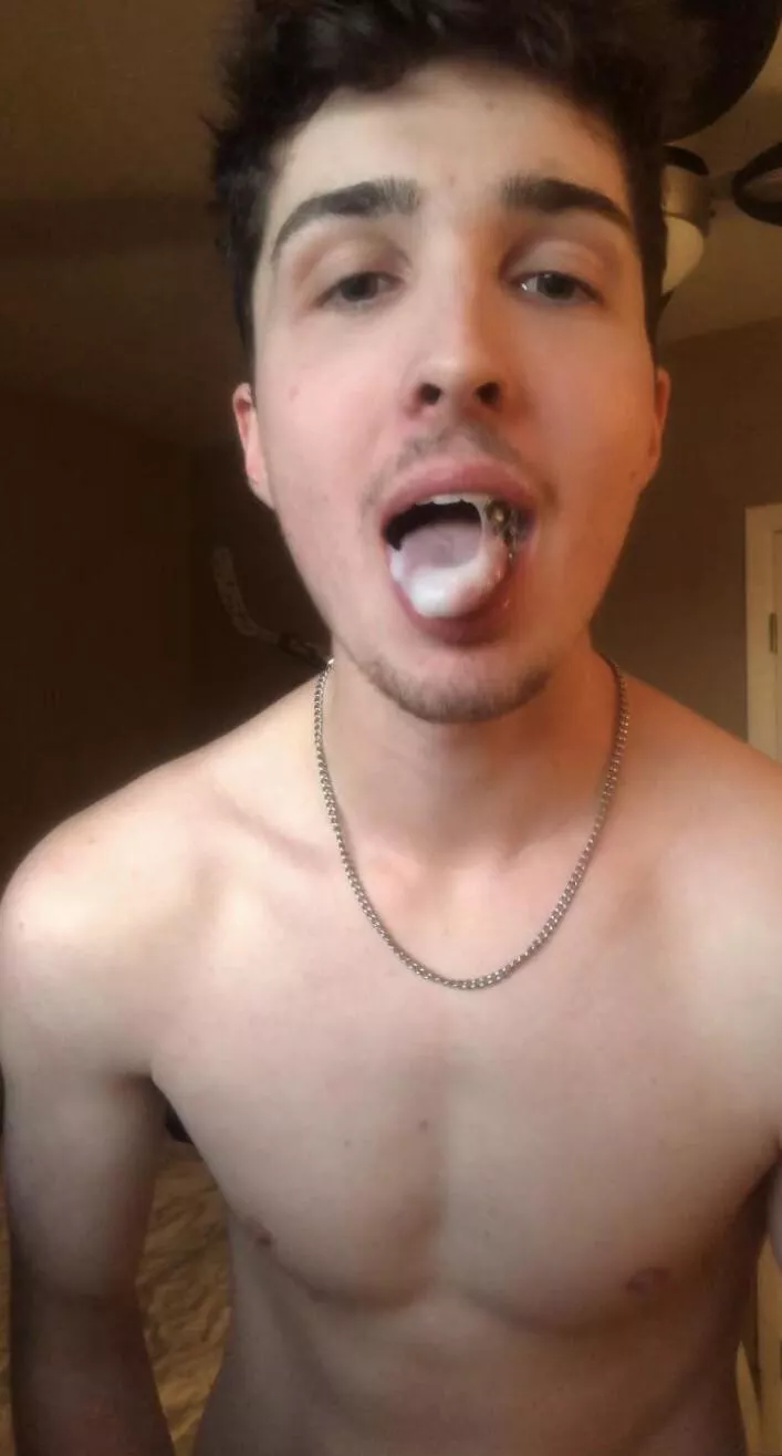 I love eating my own cum posted by hazey_haleyy