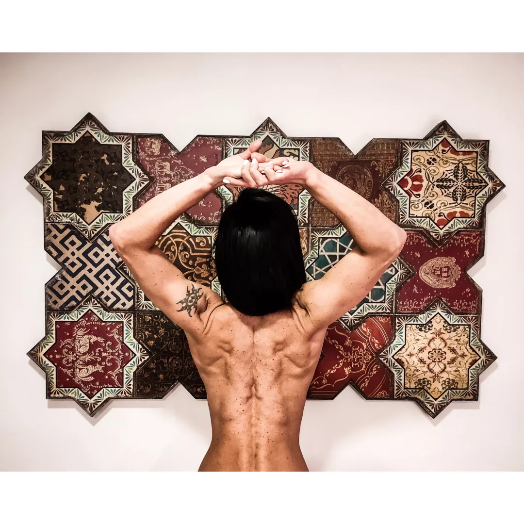 I see a butterfly on the middle of my back (F) posted by xlapardo