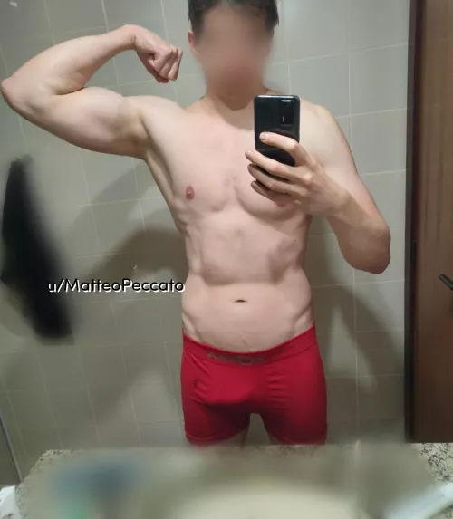 Is it true that red boxers are a turn off? by MatteoPeccato