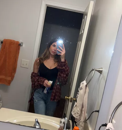 Just got home from the bars, who wants to get freaky on facetime😈 by goddesspayten