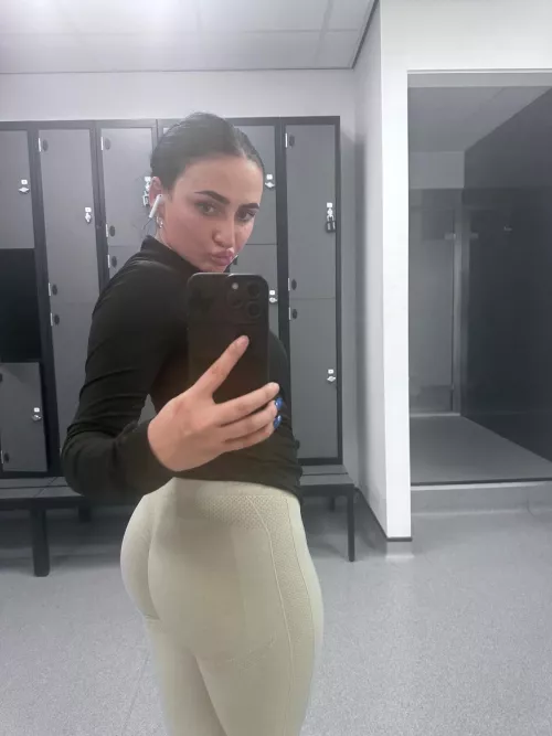 leg day..... again :) by nicolealewis12