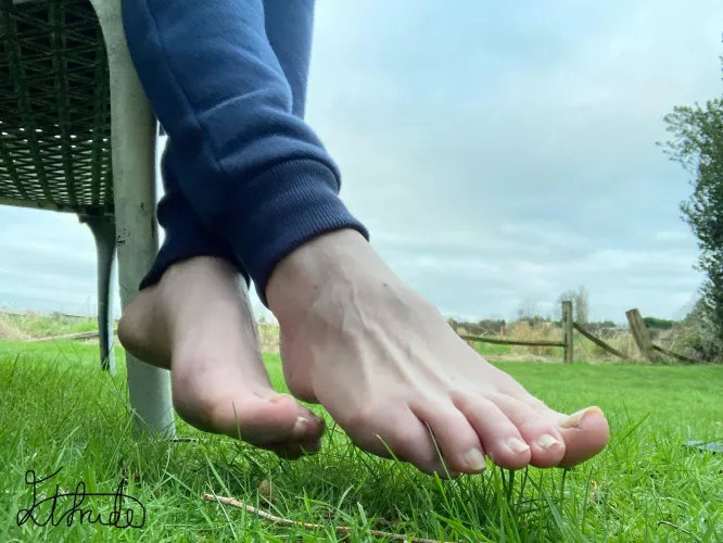 Nature feet by Elfrida77