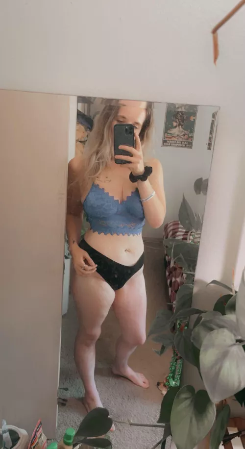 sending nudes for free tn by queenbree99