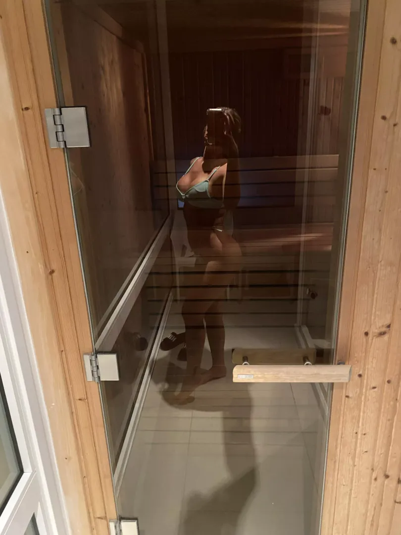 Thick women look great in bikinis. posted by lazycontractor