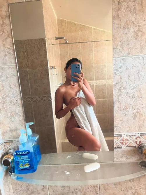 This Venezuelan girl can jump on your face as many times as you want by blairgomez