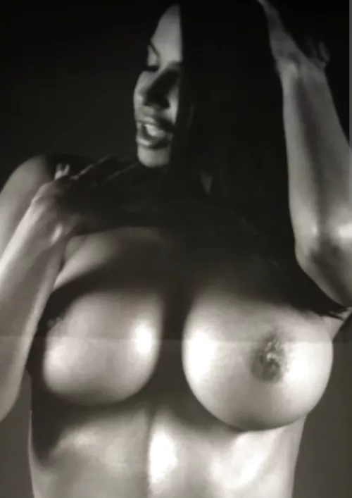 Vida Guerra  by Sonicboom2024