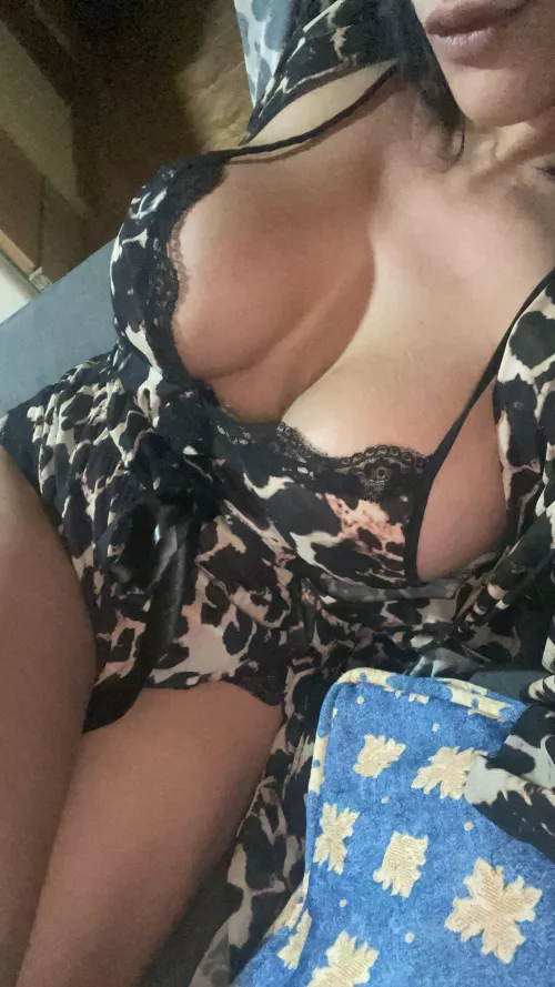 who likes boobs ? by LuciaPerezVillanueva