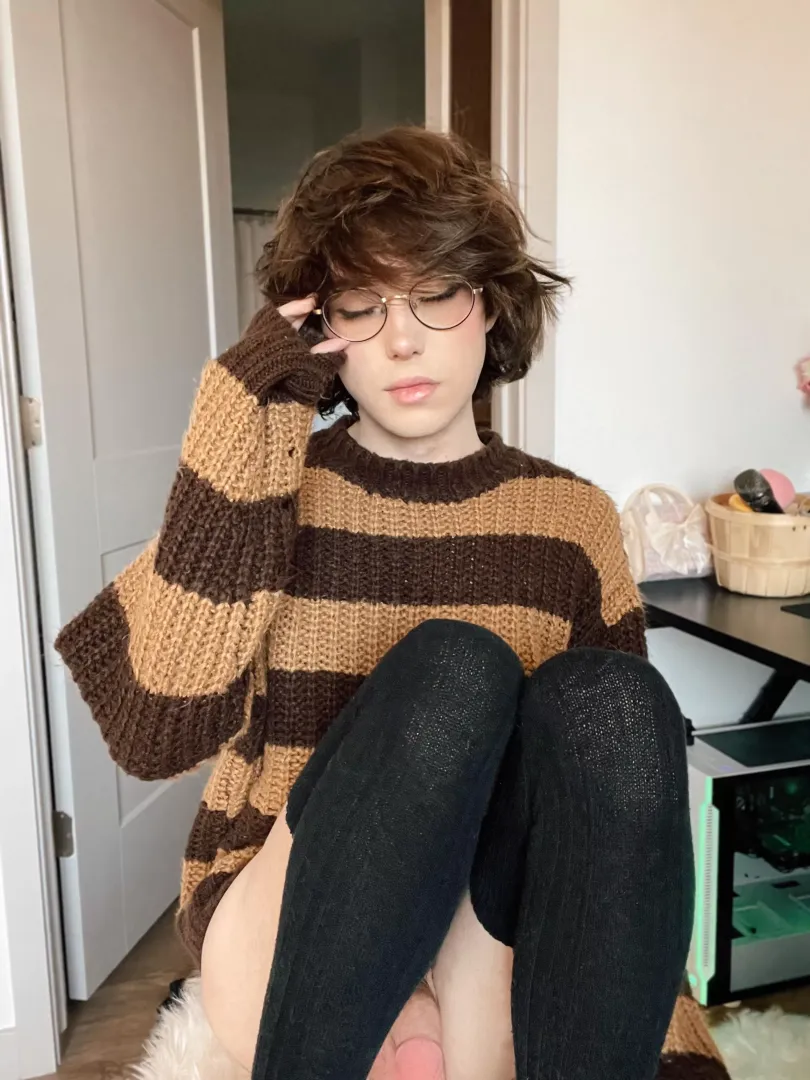 would you cuddle with a femboy? 😽🤍 posted by bbykoda