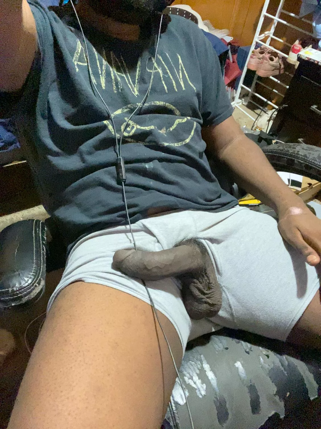 23 m help me bust this nut(bigkyxx) posted by bigpoledudee