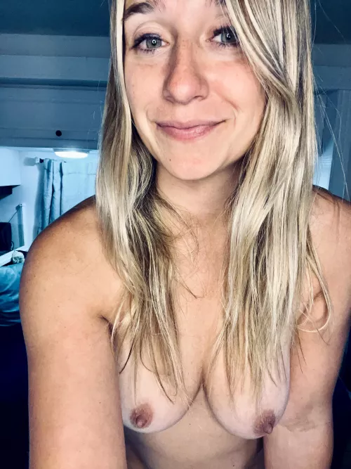 30 year old mom showing off my tits for you  by lowermyhandy22