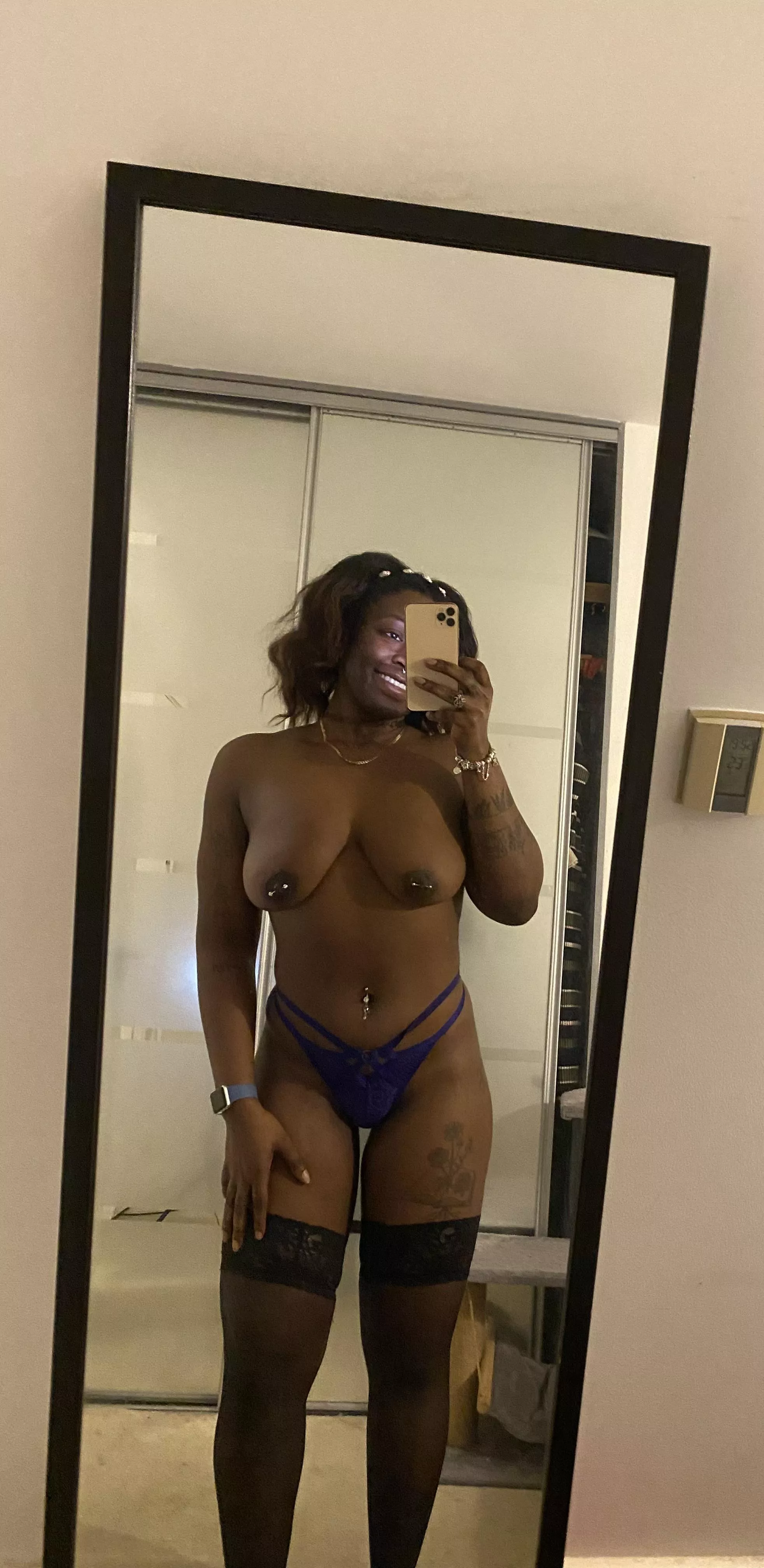 A little smile to brighten your day💜 posted by BlueeAngel99