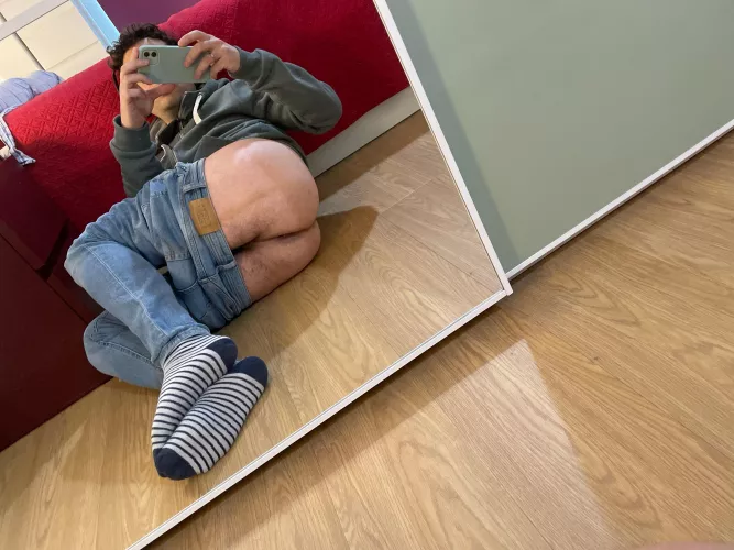 Anyone willing to play with this cake? by cute_dan2023