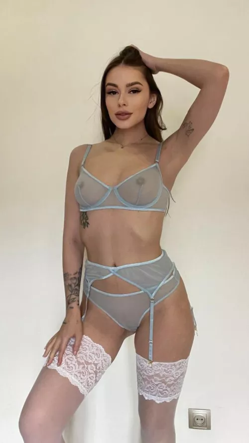 Are you into young mamas to be? by Existing-Arachnid-92