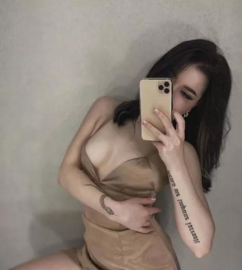 Be a good boy and suck on my titties by honeyaly