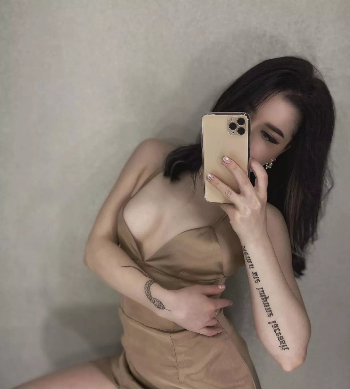 Be a good boy and suck on my titties posted by honeyaly