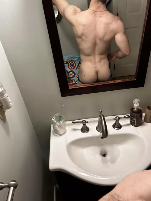 Been taking a lot more pictures from the back recently by bigjew0
