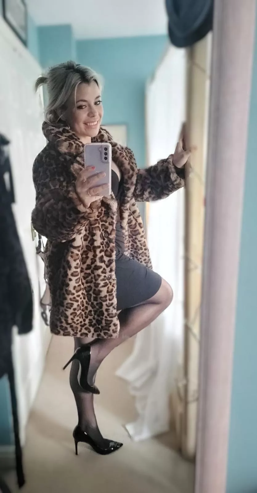 Black classic  posted by FrankieFiestyMilf