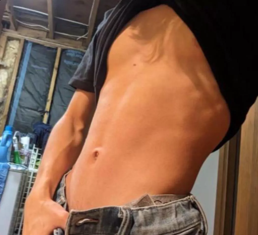 Can any skinny guys test my straight boyfriend? (pic below) posted by BigHandsonSmallWaist