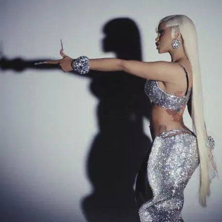 Cardi like what posted by sashanoeve