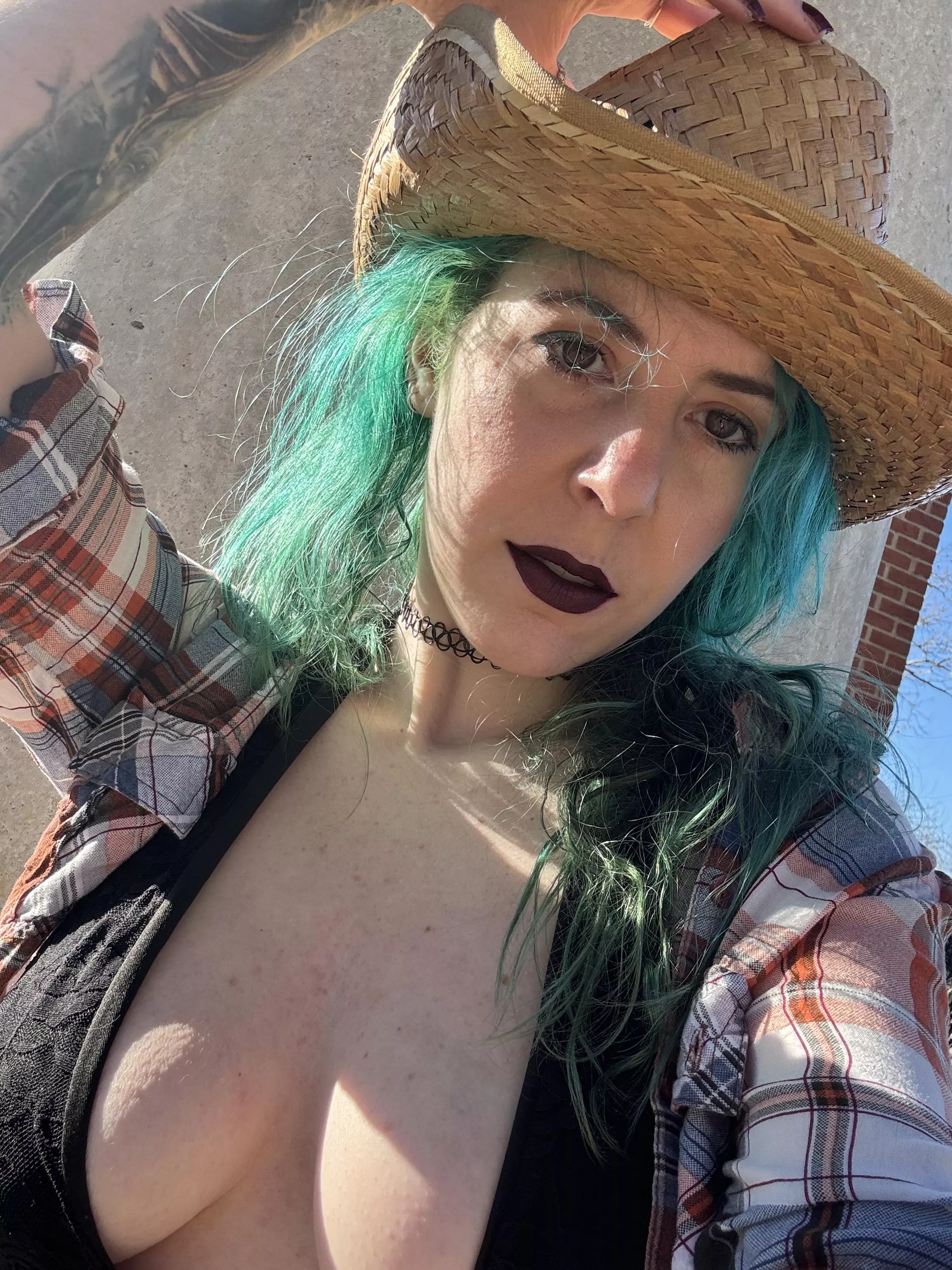 Cowgirl cleavage posted by sirenskiss3