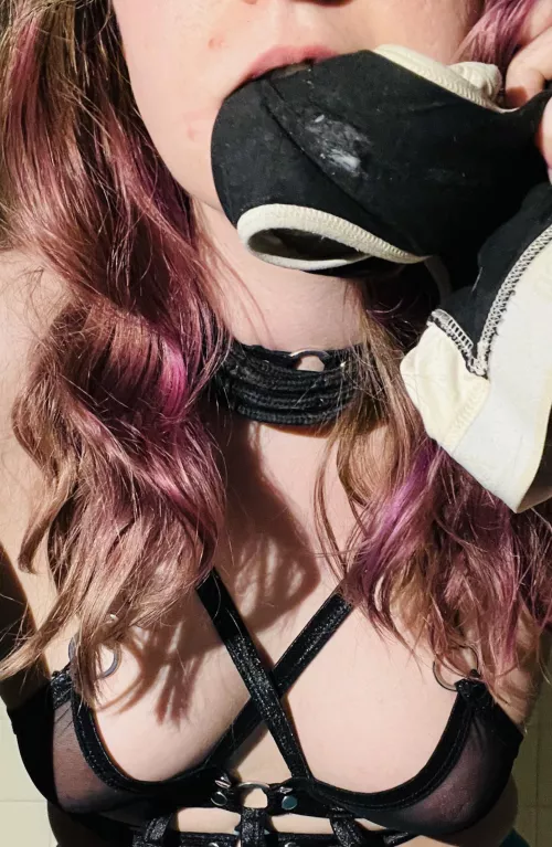 dirty panties in her mouth by artsyelly