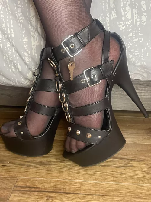 Does anybody need someone to keep their key safe? by FootFantasy6969