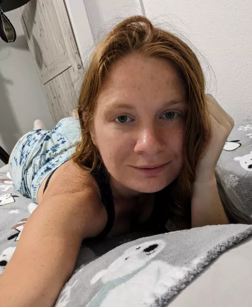 Face of a girl who wants to have fun this weekend🎮 [F27] by Redlilyrose