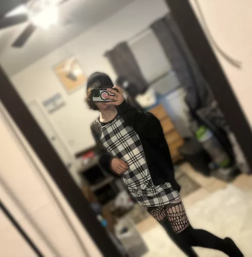 Grrrr, Mondays by Rubyy_Redd