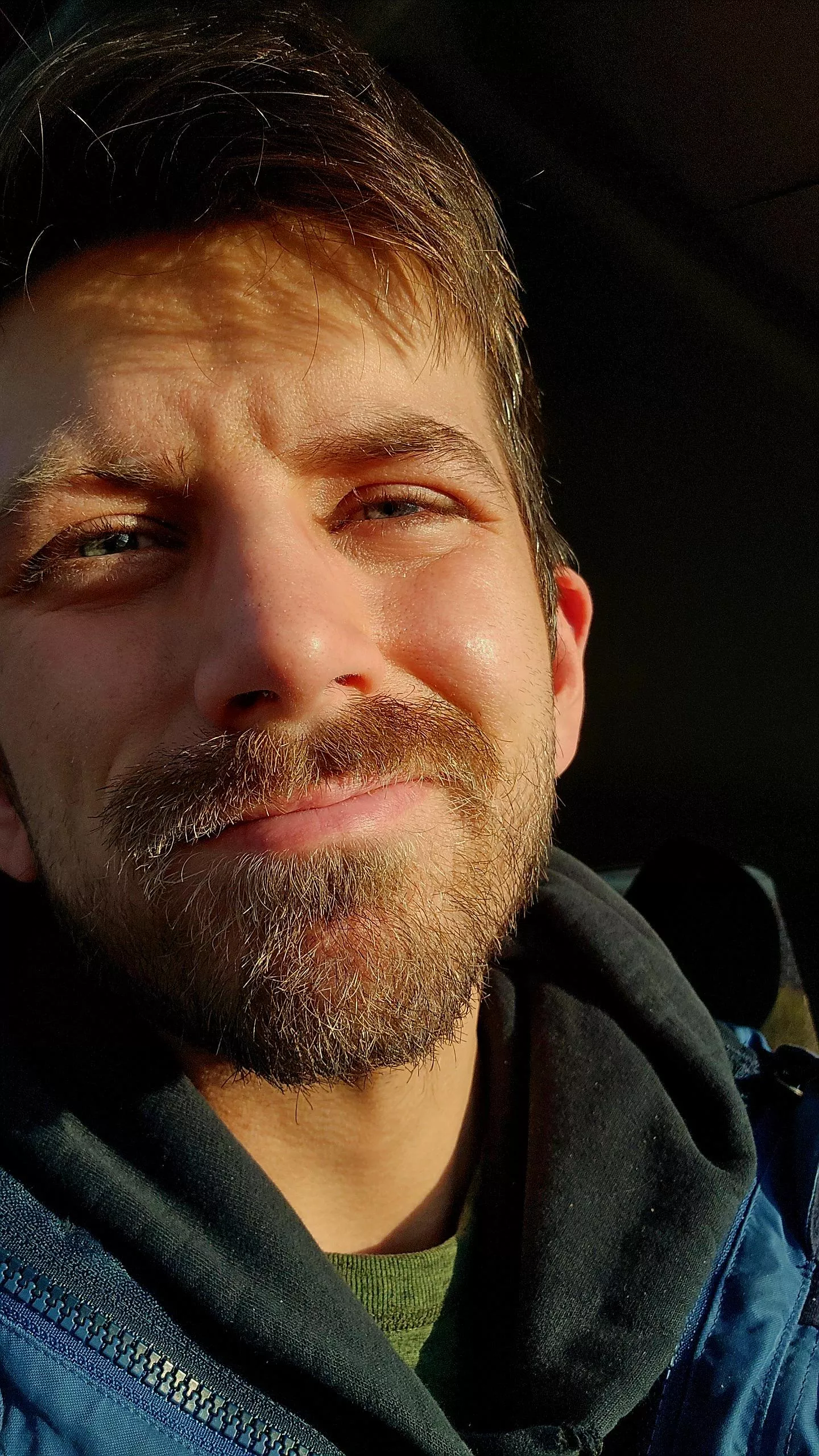 Here's to another shitty work week 🙃 come save me would ya posted by Dziobaman