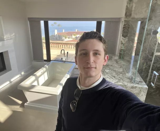 Hope you’re all having a great start to the work week! :) by missingtoothtyler