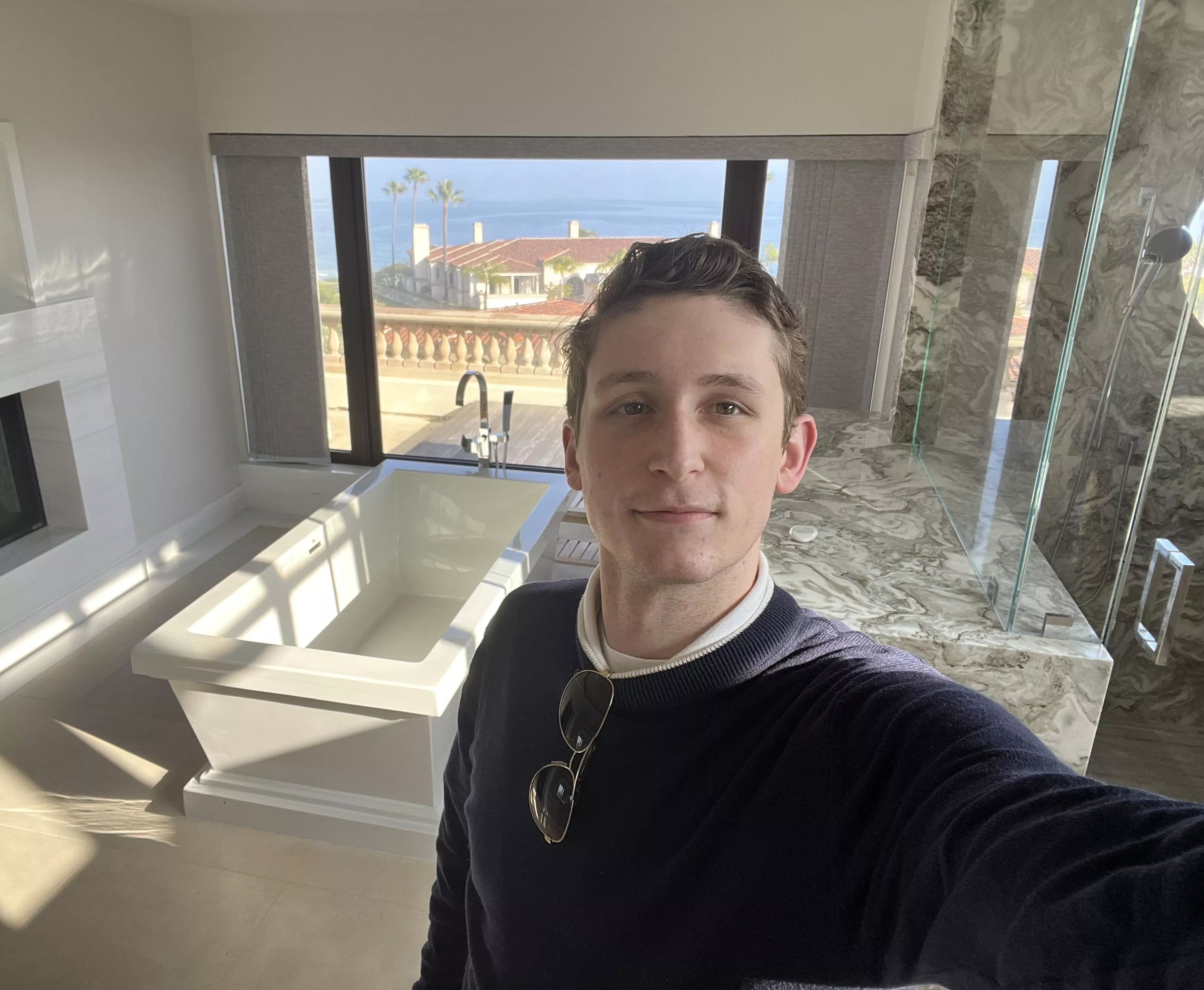 Hope you’re all having a great start to the work week! :) posted by missingtoothtyler