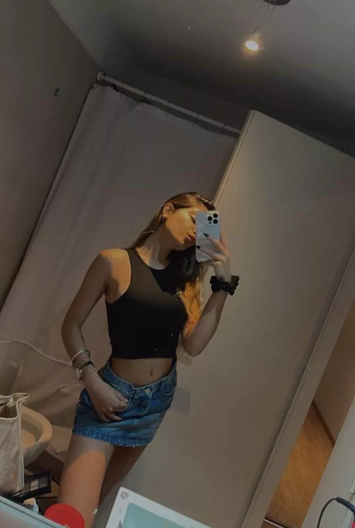 Is this top looking great on me? [18F] posted by FunRegister3289