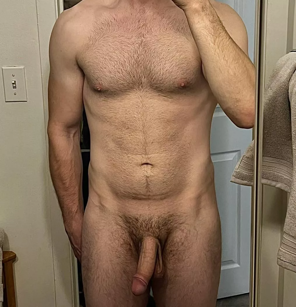 Lazy mirror selfie 🥱;)  posted by OkWolverine069