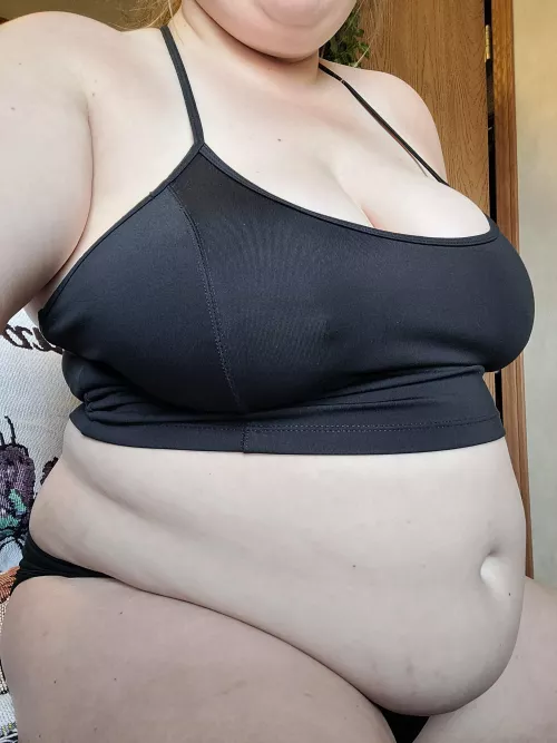 Luckily black is always incredibly slimming! 🖤💣 by invisibelly