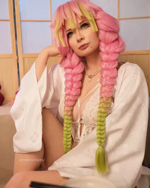 Mitsuri Kanroji (Kimetsu no Yaiba), by JannetIncosplay.~ by JannetIncosplay