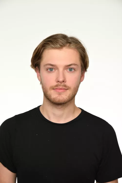 New photo for my ID didn’t humble me for once  by Madczeq