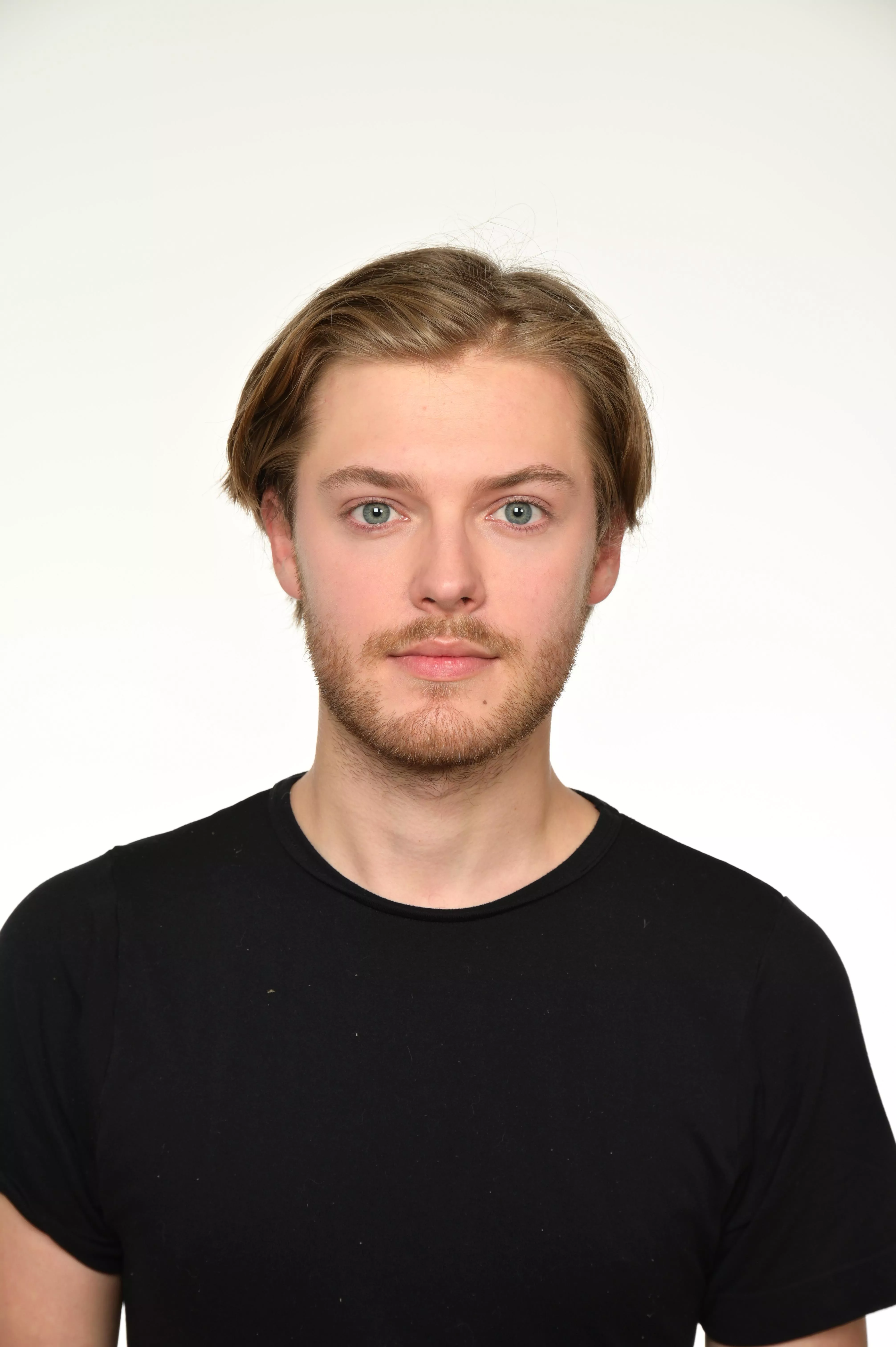 New photo for my ID didn’t humble me for once  posted by Madczeq