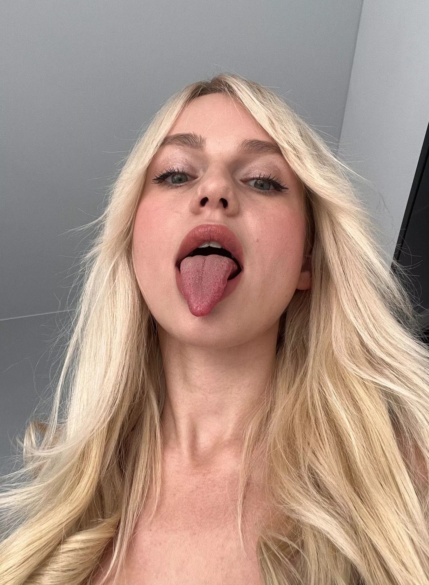 Nothing turns me on more than a firm hand delivering some deliciously rough face slaps posted by iwispatedj15