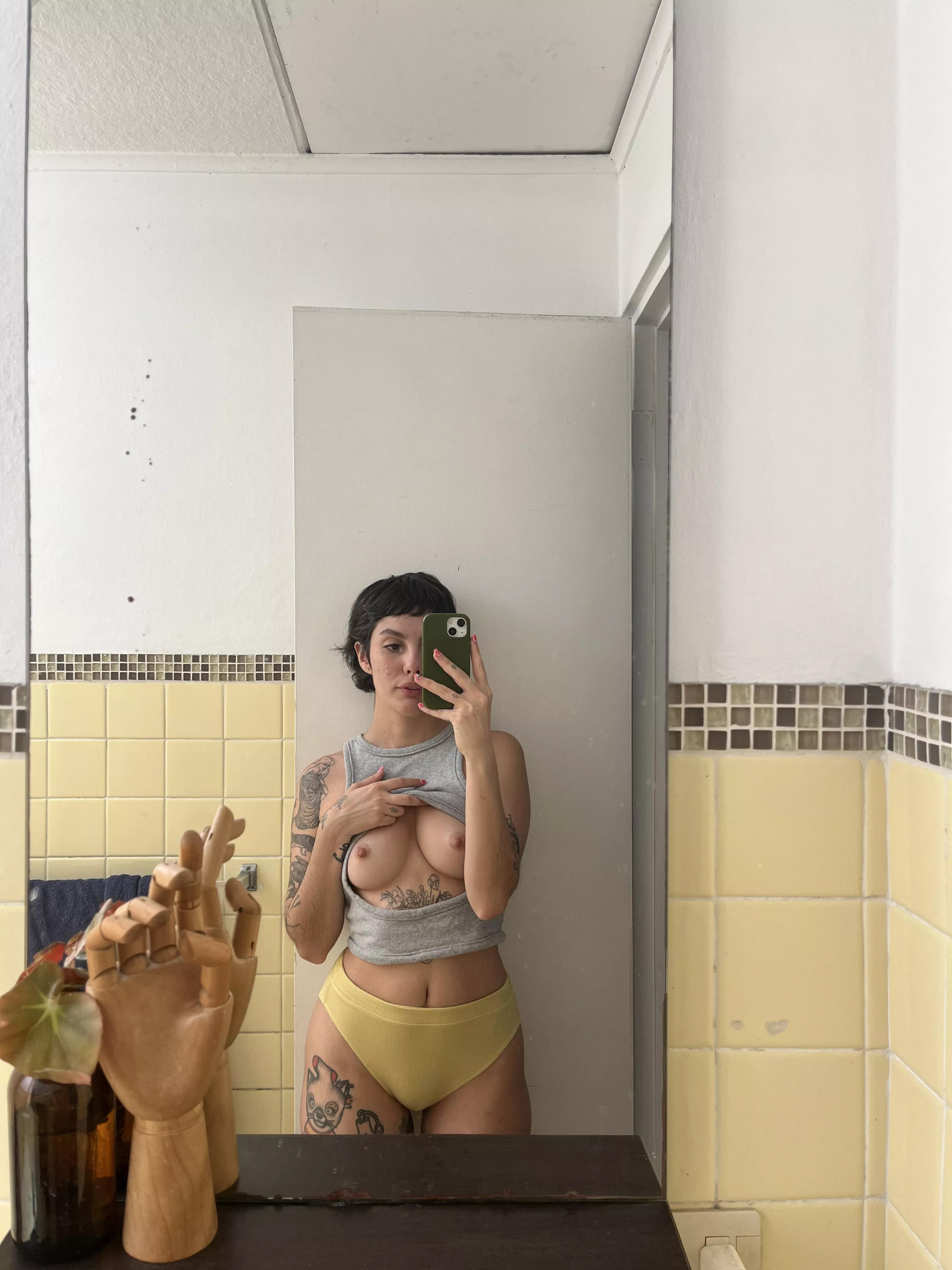 perkiest roundest titties in town 🫡 posted by hellosofi