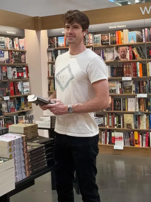 Recommend anything good to read bros? by AaronPaxx