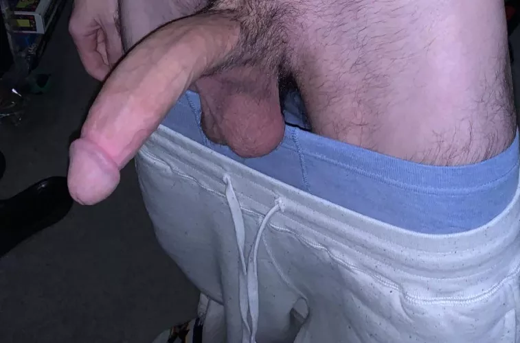 Smooth bottoms hmu by InevitableFerret2402