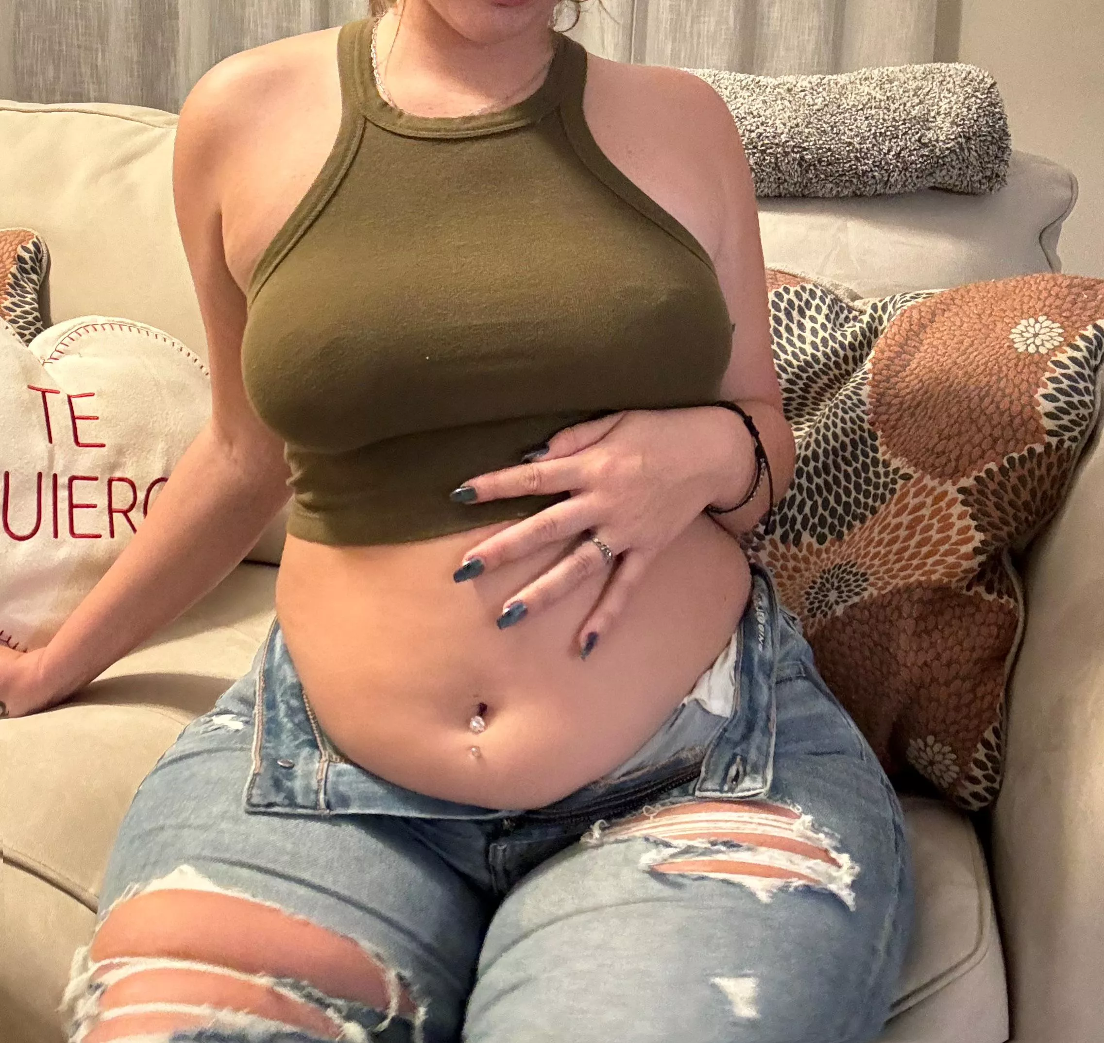 Still can’t believe how much I’ve grown in the past year 😝🤰🏻✨🐷 posted by bellagirlsbelly