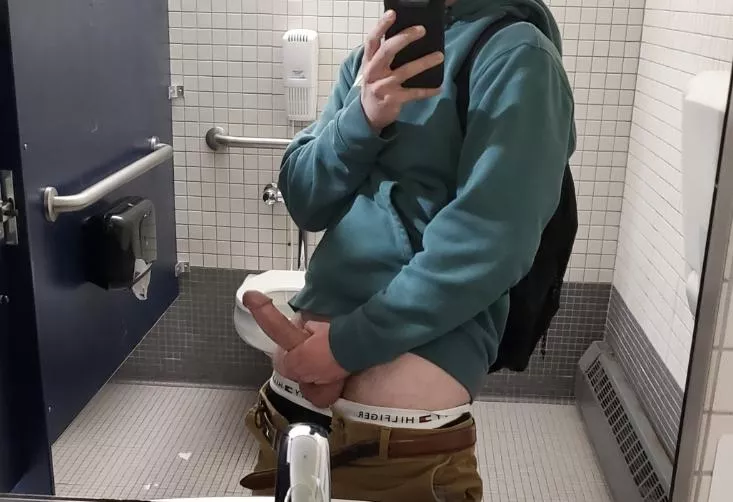 Suck me off before my class? posted by Early_Sea5828