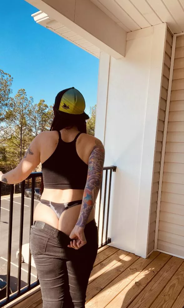 The naked window neighbor  posted by Amaleiigh