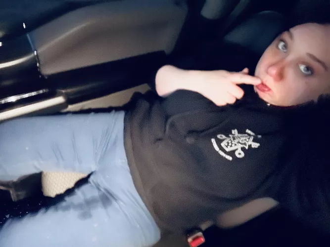 This bratty girl leaked her Little Kings at the theater😊 by fallinginline