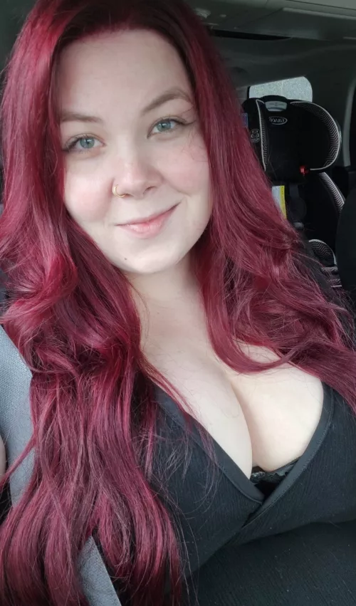 Weekend Adventures 🌞✌️ (28 F)  by CrimsonCurves9